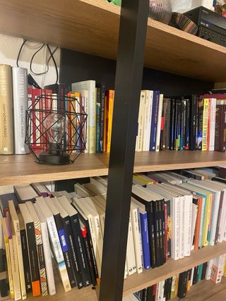 Estantería de madera y metal. URGE VENTA