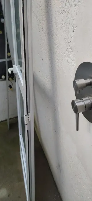 Puerta Climalit con persiana y llave