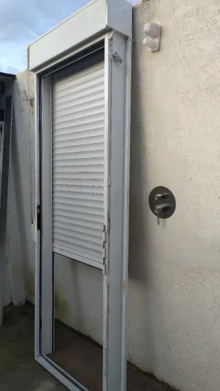 Puerta Climalit con persiana y llave