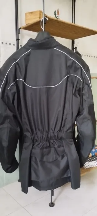 Chaqueta motera negra