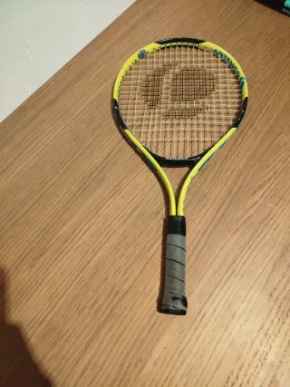 Raqueta de frontenis amarilla