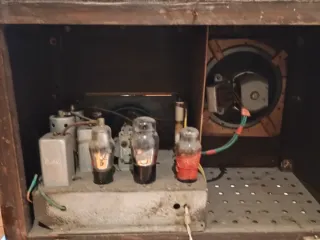 Radio ER antigua no funciona es para restaurar