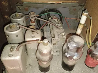 Radio ER antigua no funciona es para restaurar