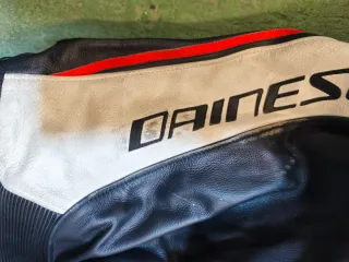 Mono Dainese Misano 2 piezas cuero talla 52