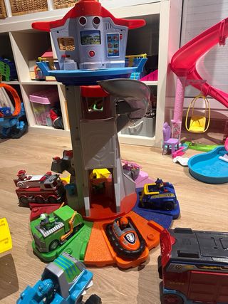 Torre de Control Patrulla Canina, autobús y barco.