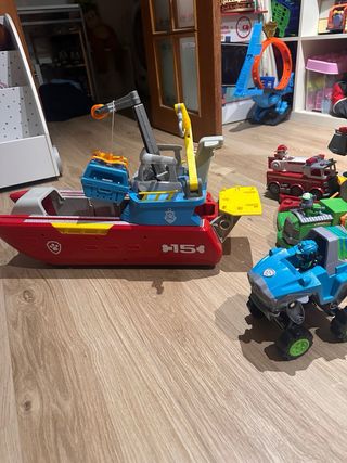 Torre de Control Patrulla Canina, autobús y barco.