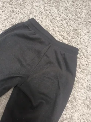 Chándal negro con cordón