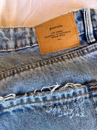 Pantalón vaquero mujer corte moderno