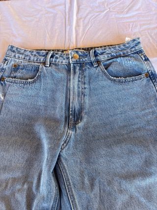 Pantalón vaquero mujer corte moderno