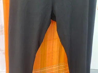 Leggings negros Talla 54. Medidas en descripción