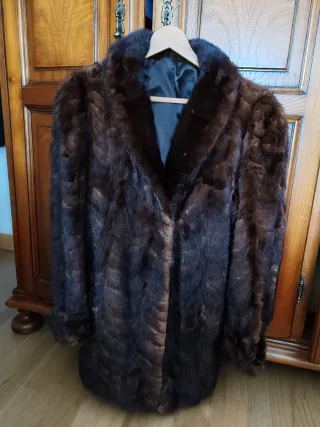 Chaquetón de piel marrón
