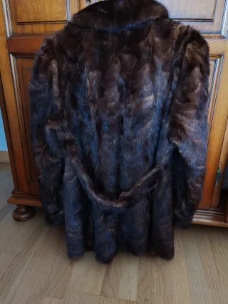 Chaquetón de piel marrón