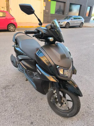 Yamaha Rayzr 125cc Scooter Negra