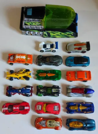 16 Coches + Lanzador HOTWHEELS original