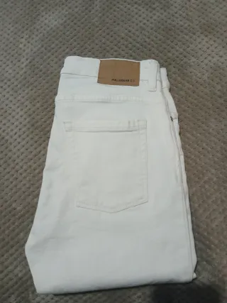 Pantalón blanco Pull&Bear Ripped