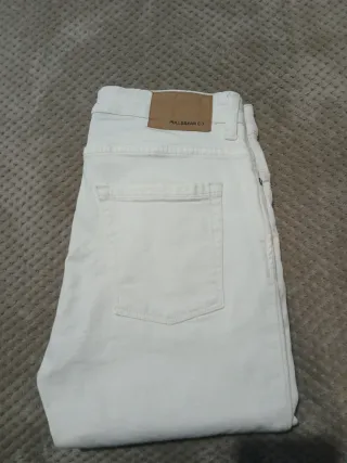 Pantalón blanco Pull&Bear Ripped