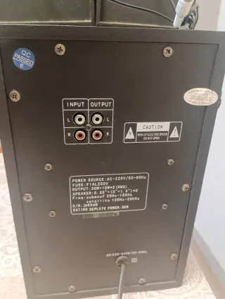 Altavoces PC Home Cinema Negros