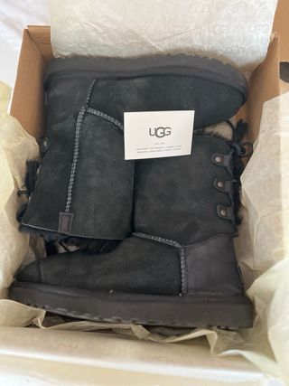 Stivali Ugg neri con lacci dietro