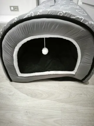 Cuna para perro color gris y blanco