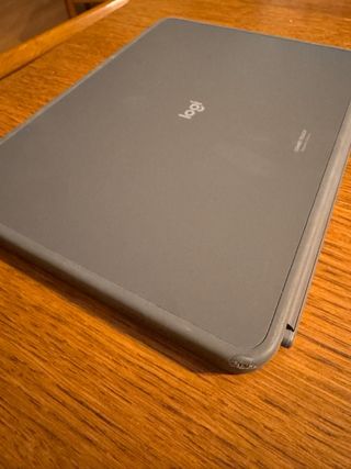 Funda Teclado Logitech Combo Touch iPad Air M2 M3