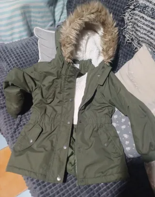 Cazadora niña 6/7 años verde con capucha