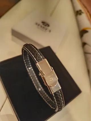 Pulsera Marea Hombre de cuero y acero inoxidable.