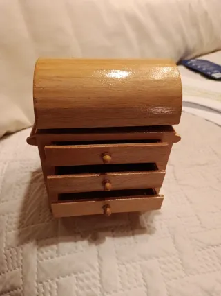 Joyero de madera con 3 cajones