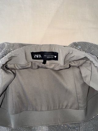 Vestido mini Zara plateado con brillos
