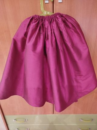 Falda Baturra Niña. Hecha a mano en seda fucsia