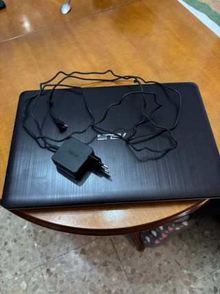 Portátil ASUS 17 Plata/Negro