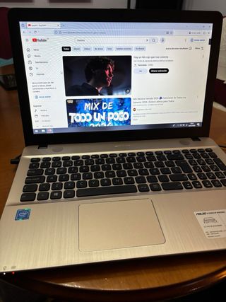 Portátil ASUS 17 Plata/Negro