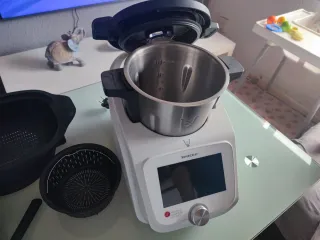 Robot de cocina Silvercrest con sus accesorios