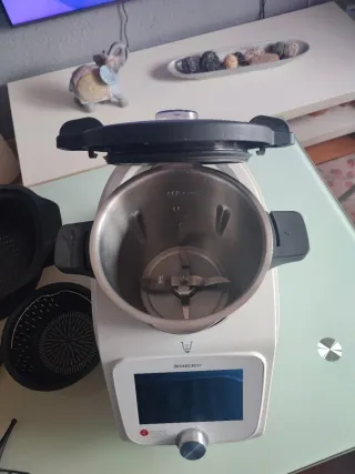 Robot de cocina Silvercrest con sus accesorios