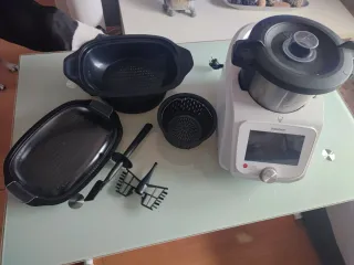 Robot de cocina Silvercrest con sus accesorios