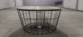 Mesa de centro redonda metal e madeira