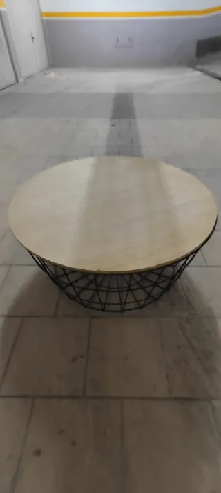 Mesa de centro redonda metal e madeira