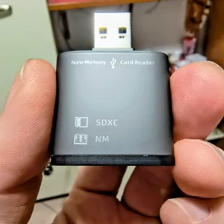 NM Card 128GB Lexar + lettore USB