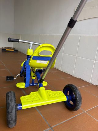 Triciclo Juguettos Amarillo y Azul
