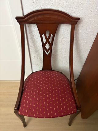 4 Sillas de comedor de madera y tela