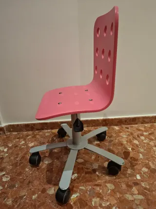Silla de escritorio infantil rosa + REGALO puff