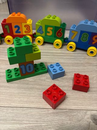 Tren Lego Duplo con figuras y perrito