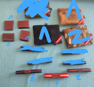 Monederos, parches y pulseras