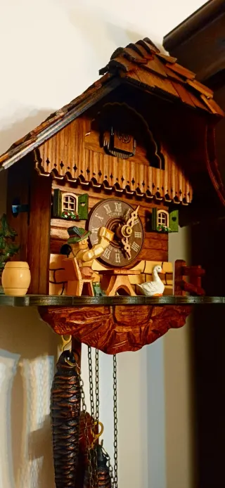 Orologio a cucù in legno