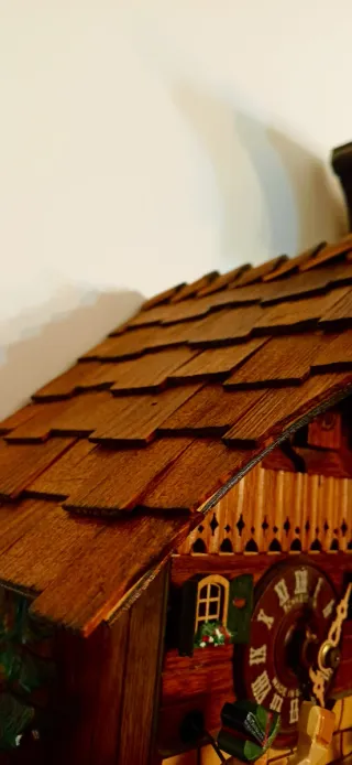 Orologio a cucù in legno