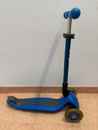 Patinete 3 Ruedas Azul Globber. Eurekakids