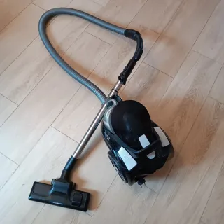 Aspirador Rowenta Negro