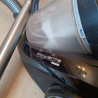 Aspirador Rowenta Negro