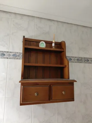 Mueble de madera con cajones