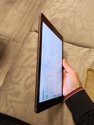 iPad Air 12.5.7 32GB