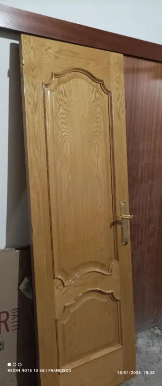 Puerta de madera de roble